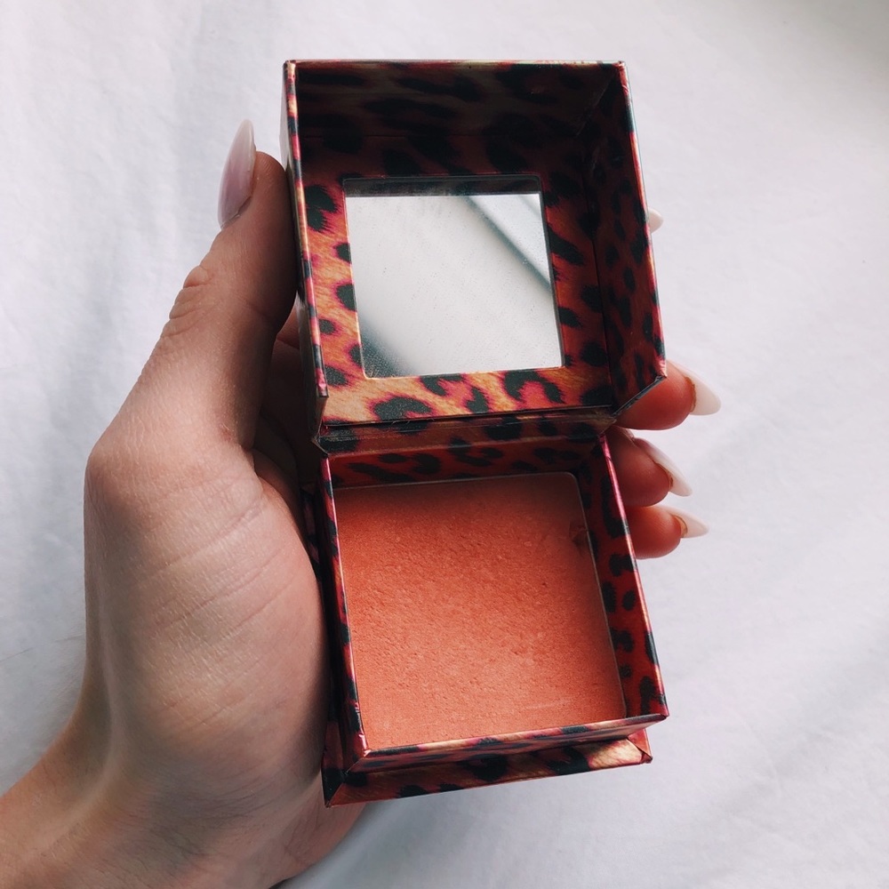 Benefit boxed blush “coralista”